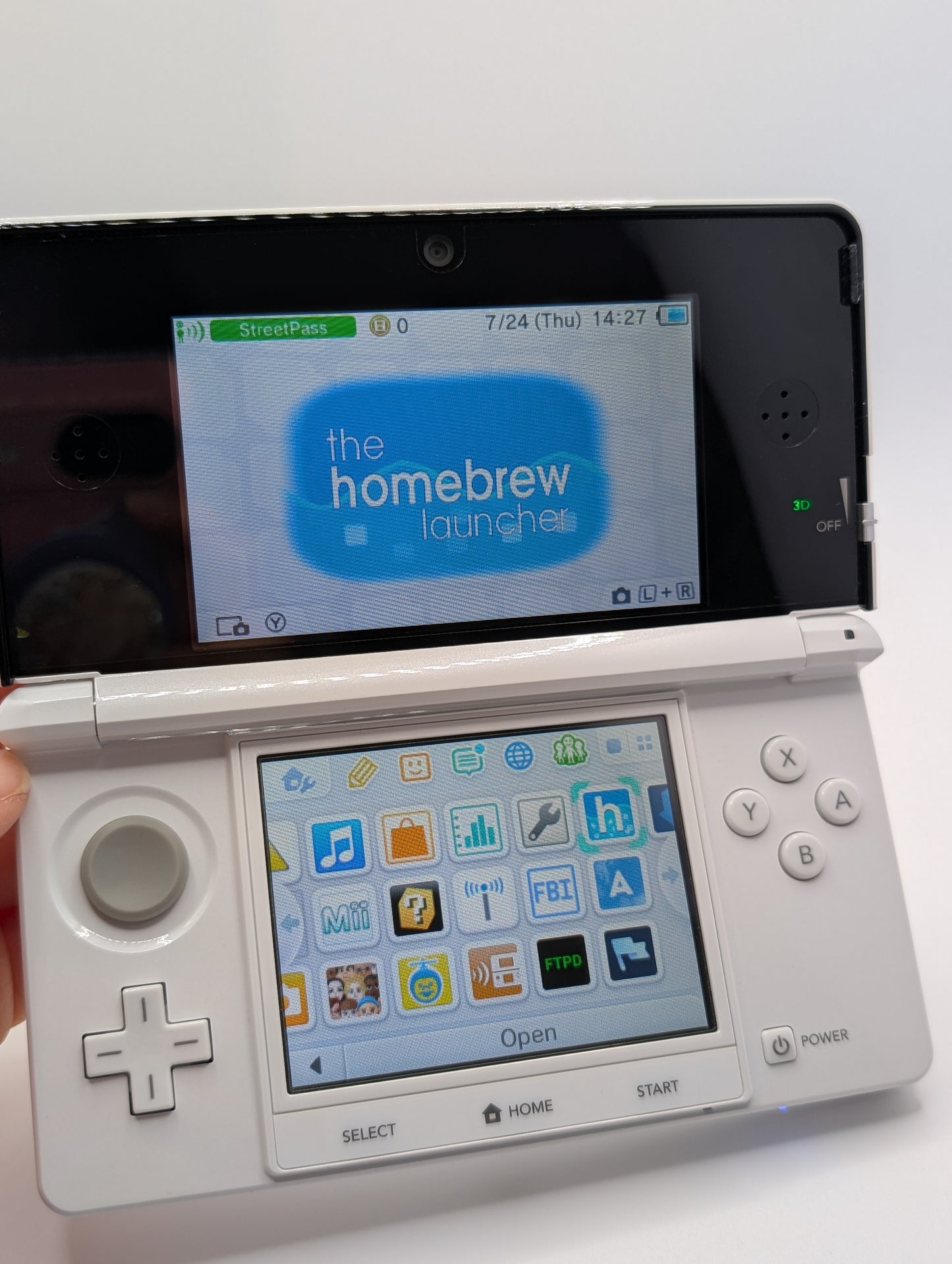 Boxed Icy White 3DS