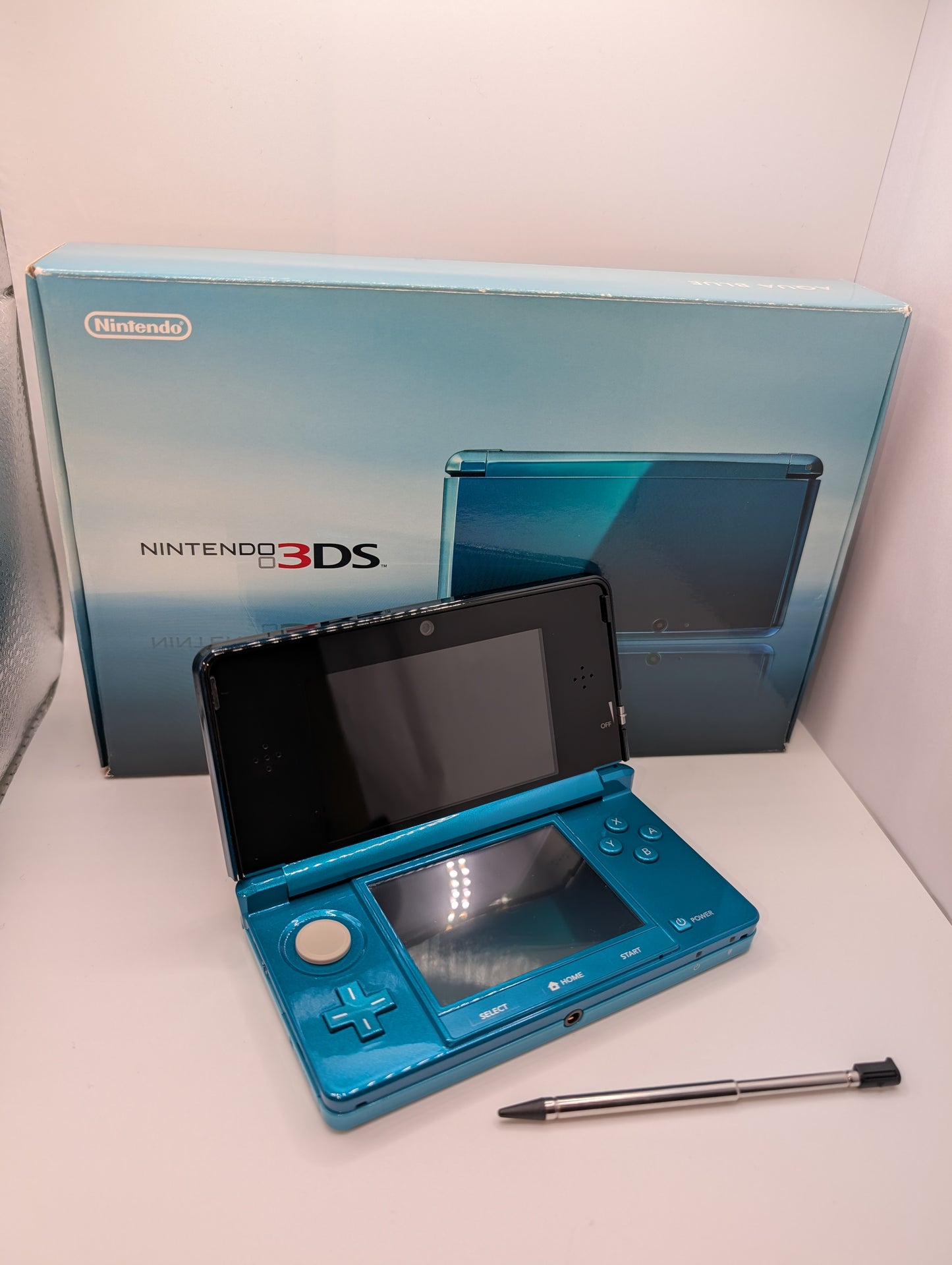 Boxed Aqua Blue 3DS