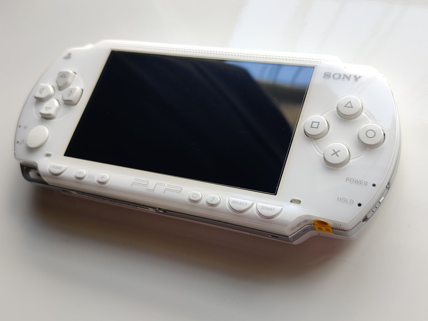 Ceramic White PSP 1000