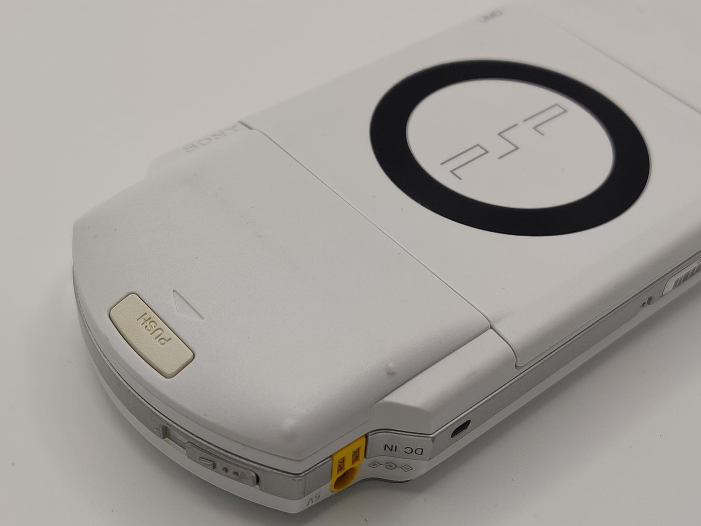 Ceramic White PSP 1000