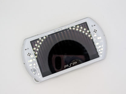 White PSP Go