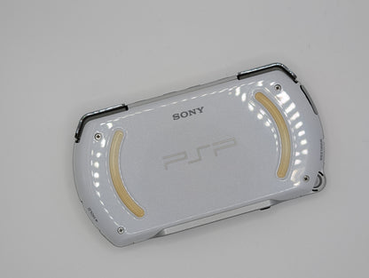 White PSP Go