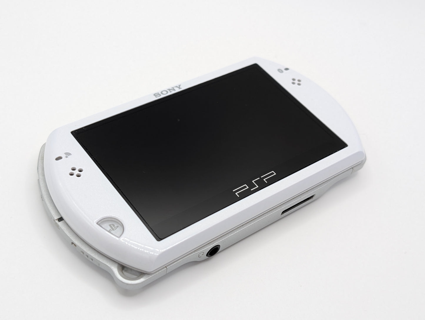 White PSP Go