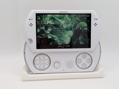 White PSP Go