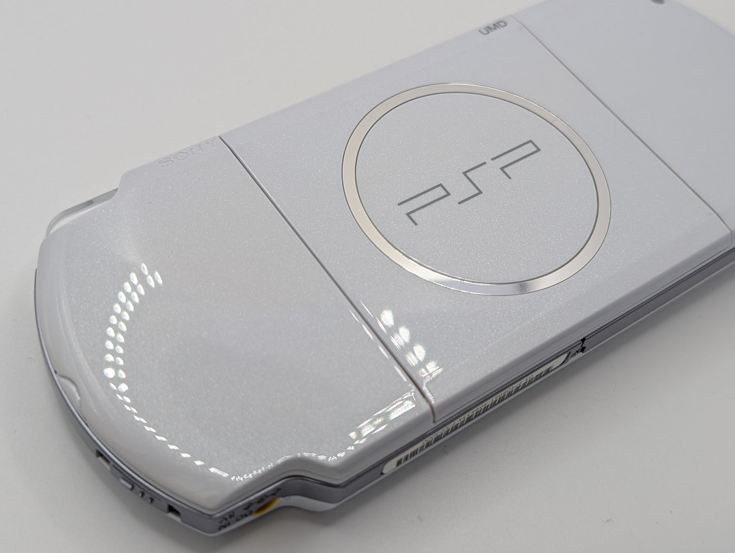 Pearl White / Mint PSP 3000