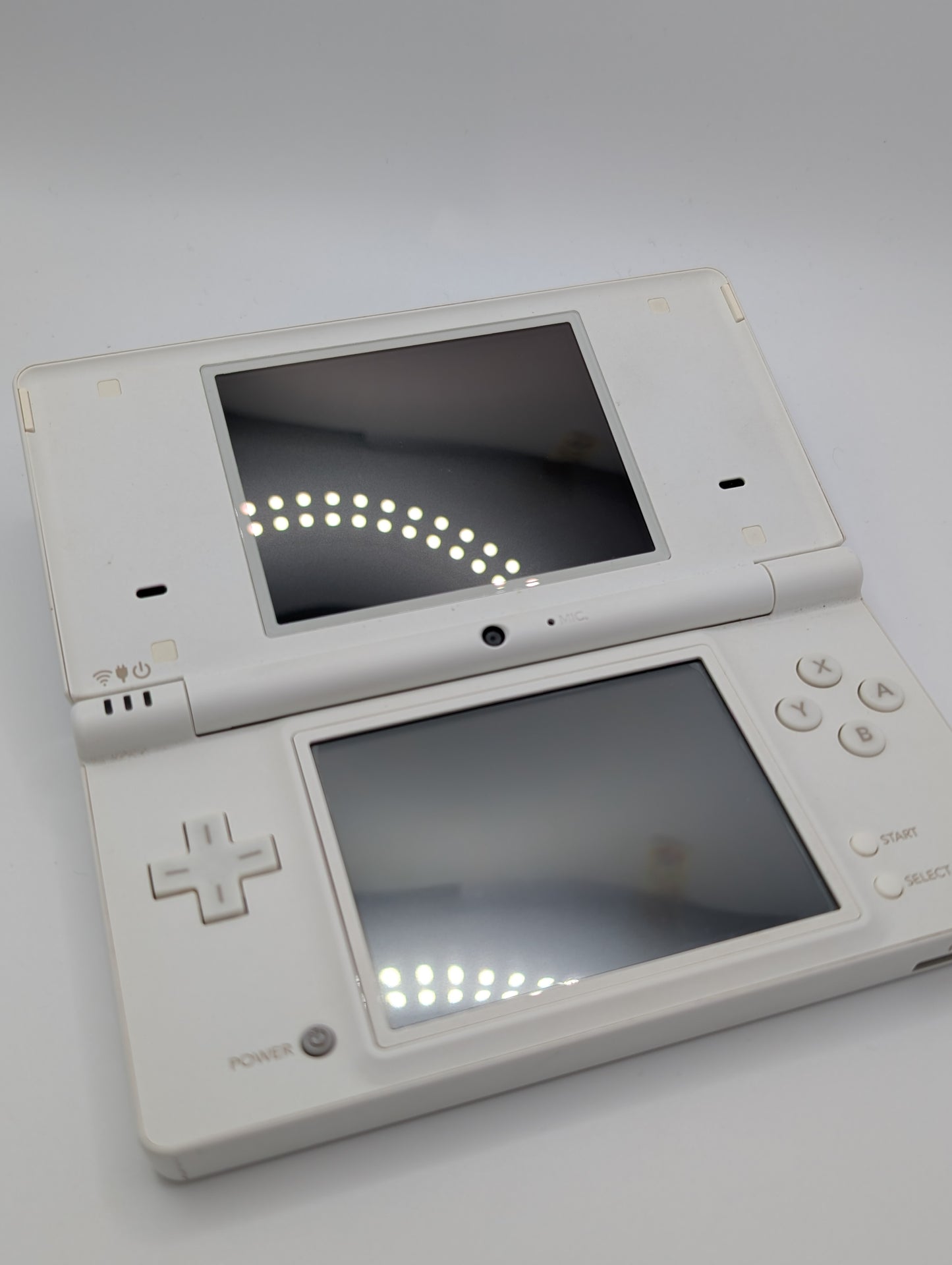 White DSi
