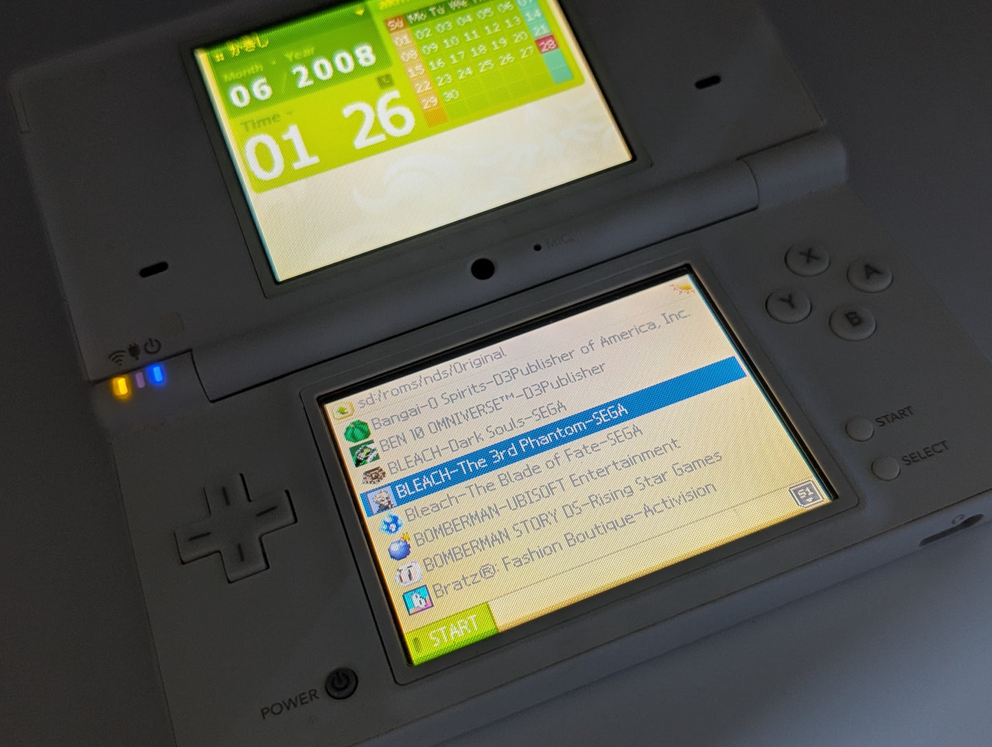 White DSi