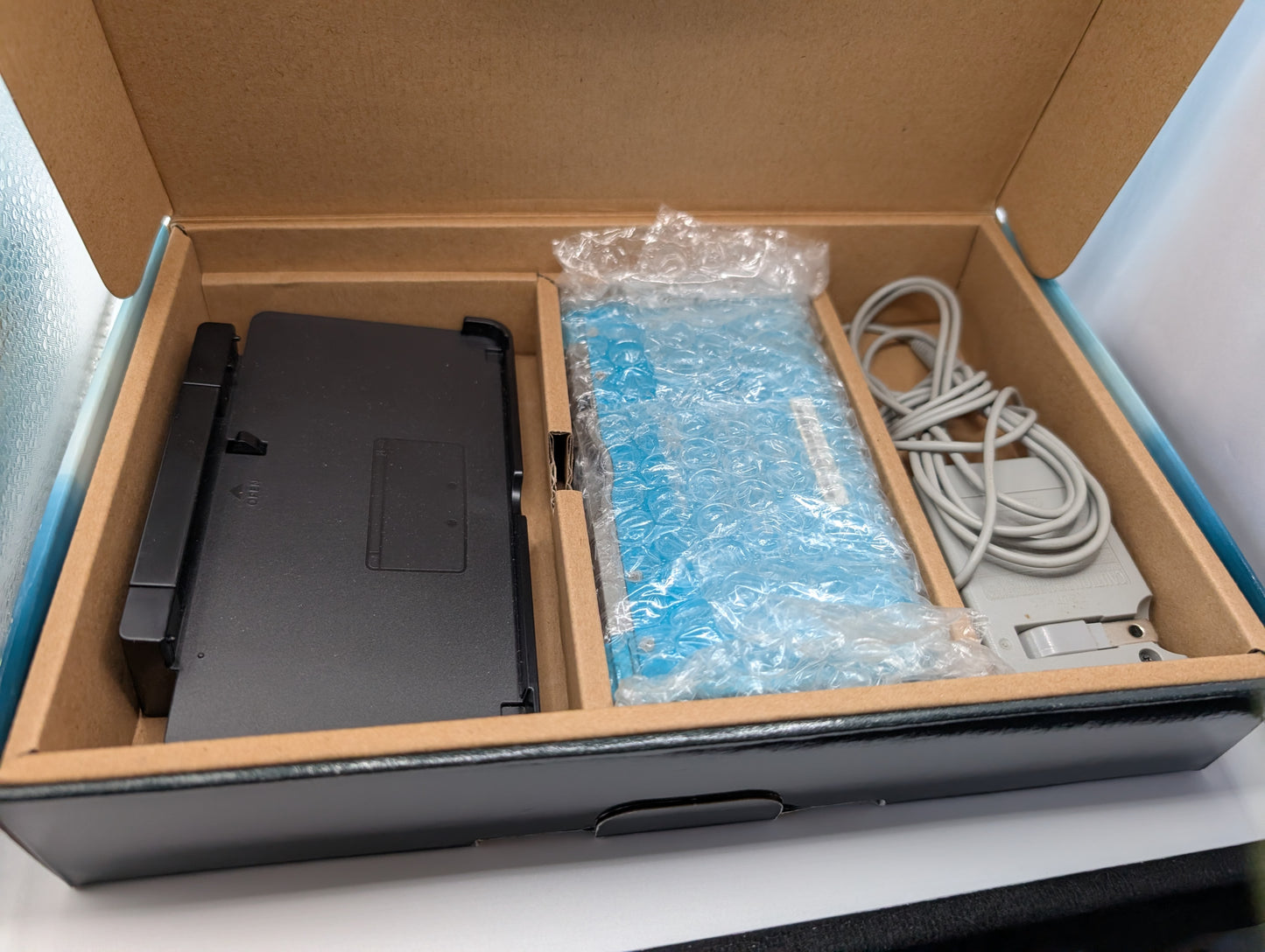 Boxed Aqua Blue 3DS