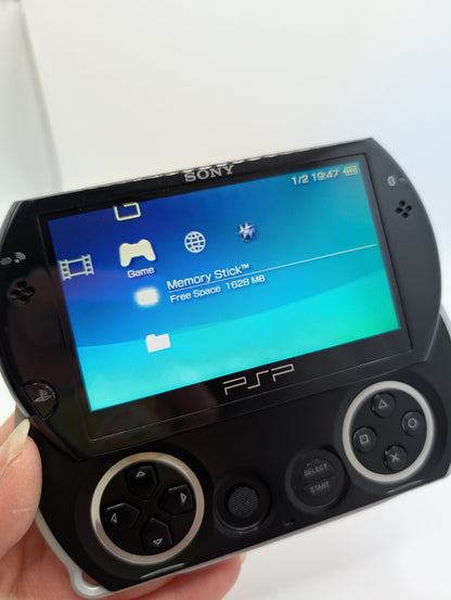 Black PSP Go