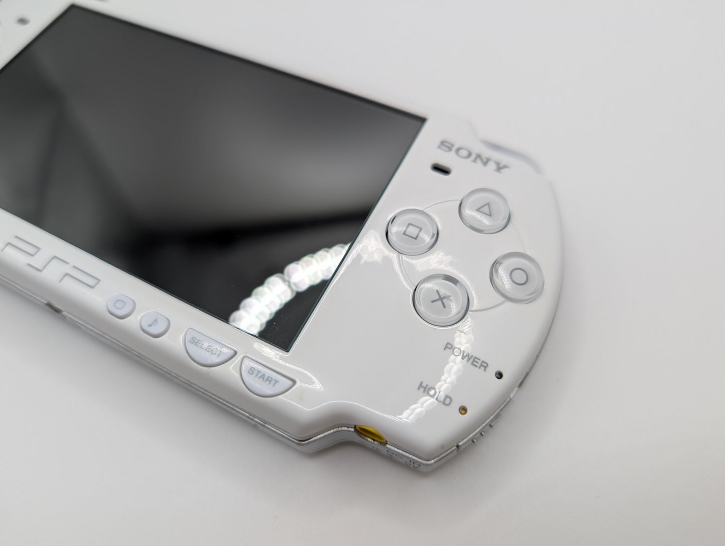 White PSP 2000
