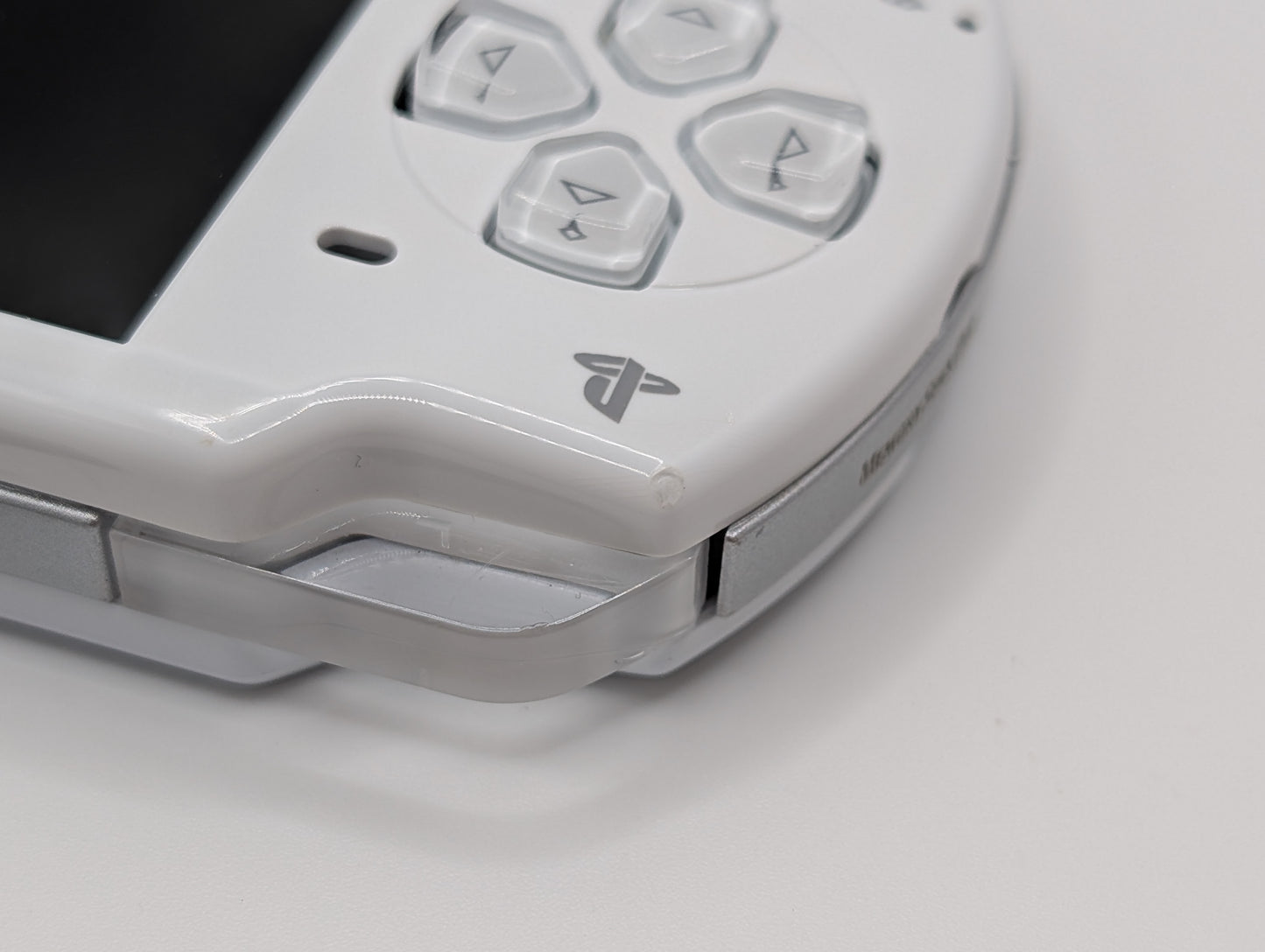 White PSP 2000