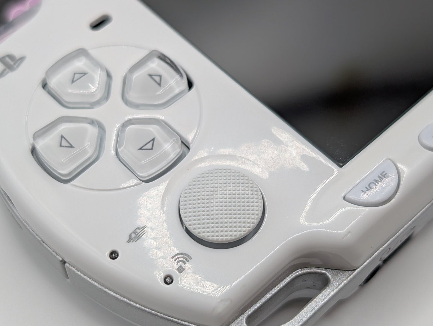 White PSP 2000