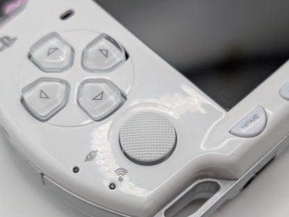 White PSP 2000