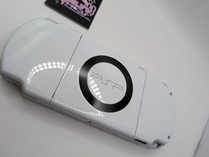 White PSP 2000