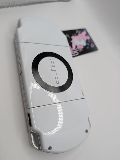 White PSP 2000
