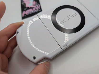 White PSP 2000