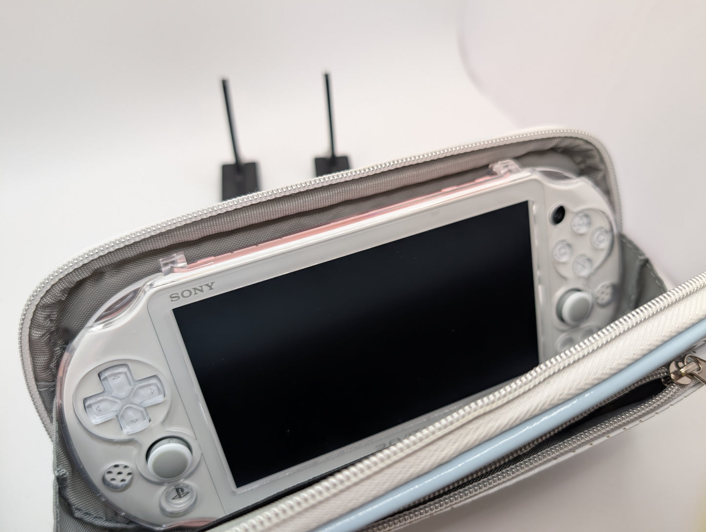 PSVita Black&Silver Pouch NIB