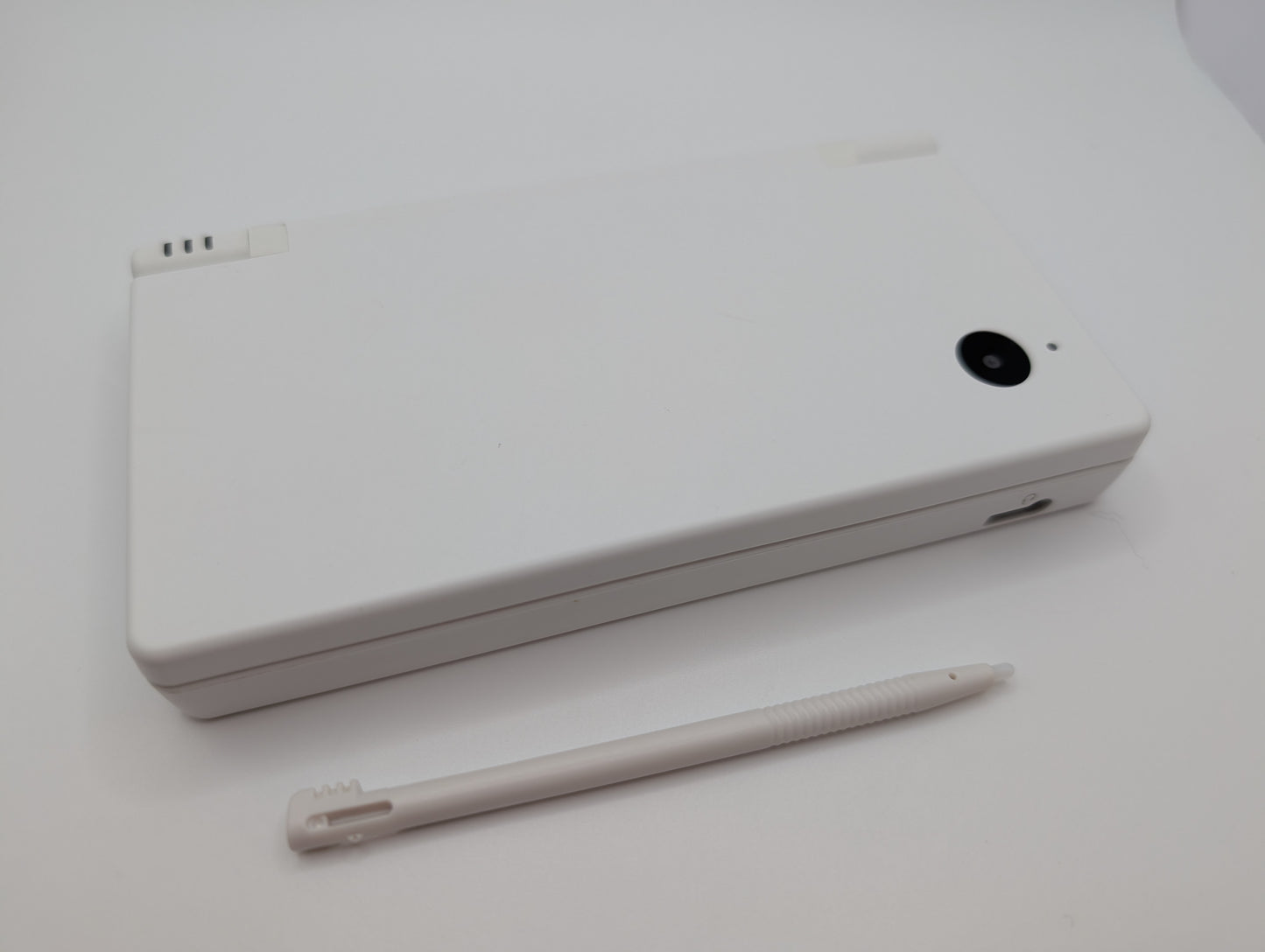 White DSi